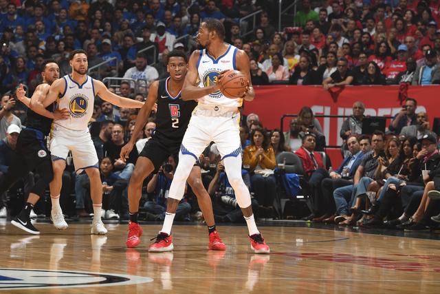 约基奇连4场三双掘金大胜76人 猛龙逆转魔术