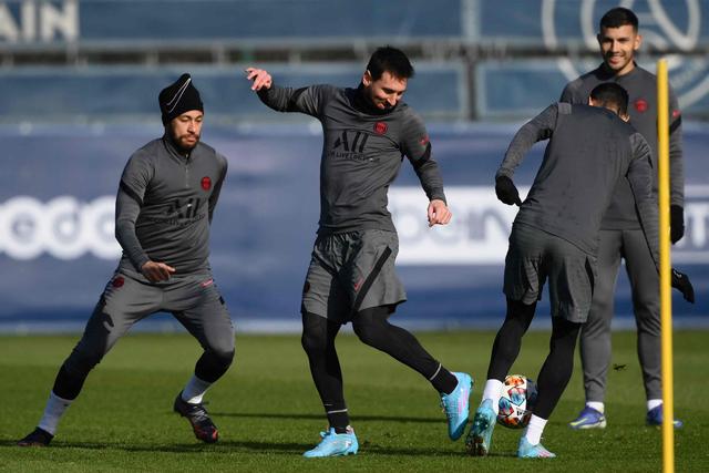 罗马诺：曼联支持奥纳纳&对他有信心